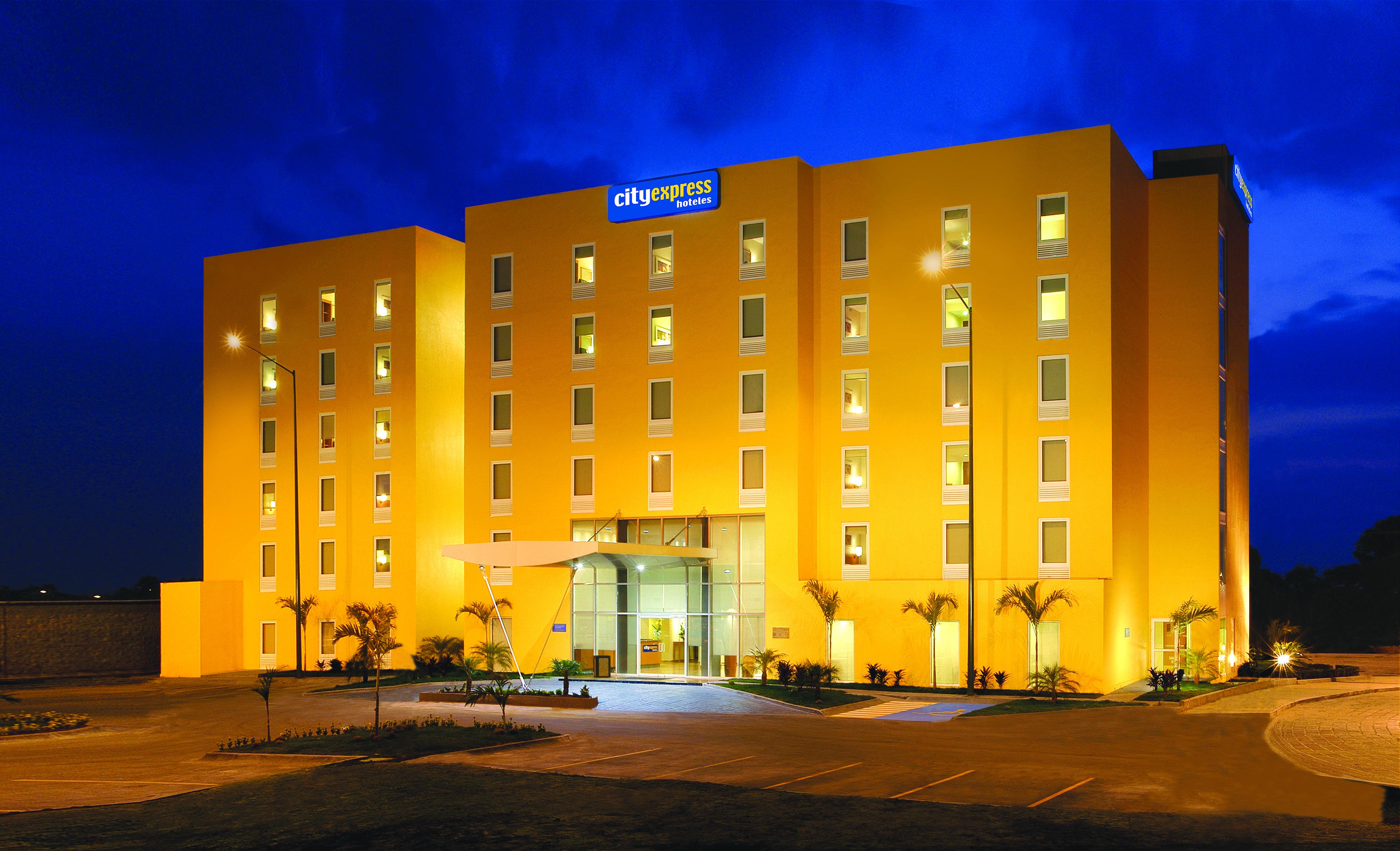 City Express By Marriott Irapuato Bagian luar foto