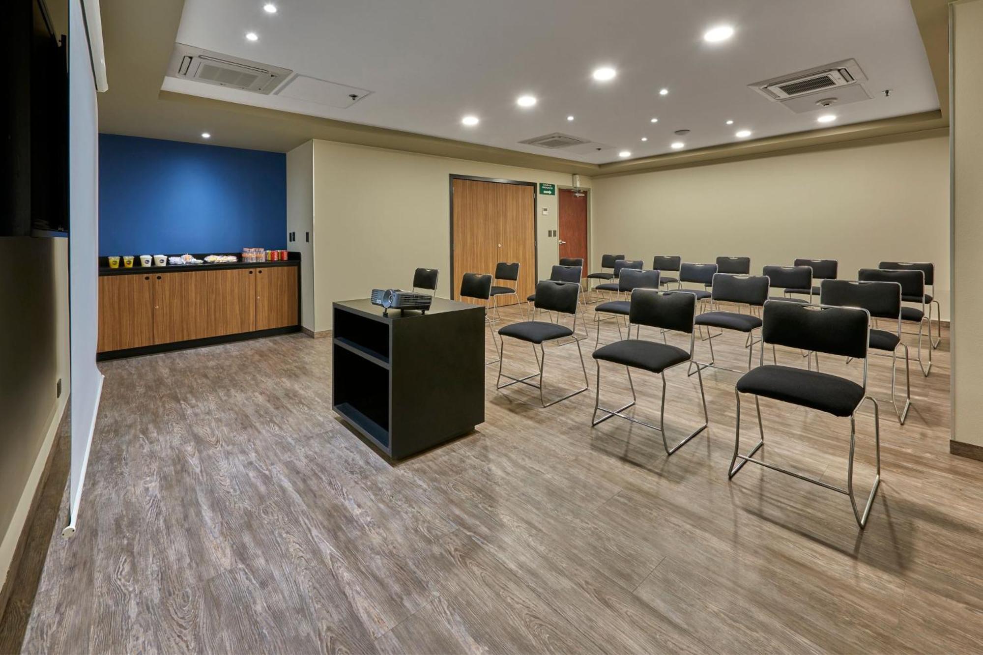 City Express By Marriott Irapuato Bagian luar foto