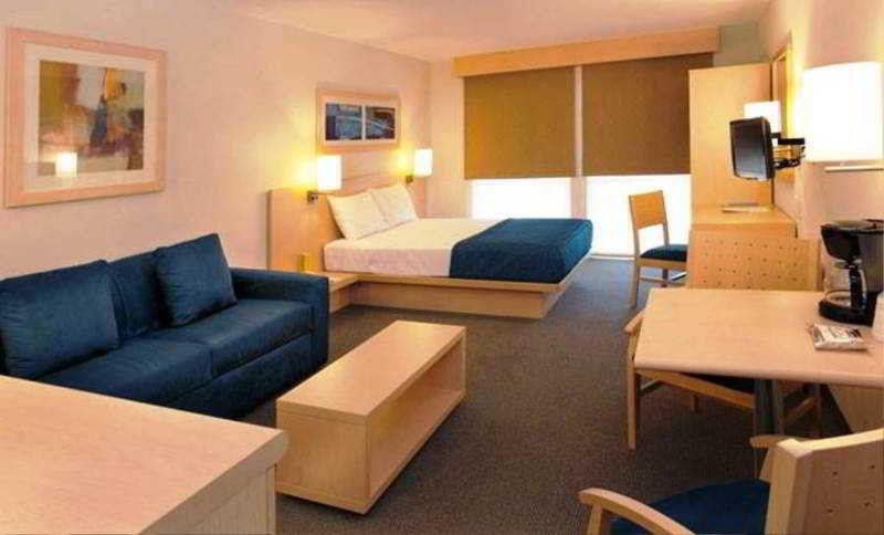 City Express By Marriott Irapuato Bagian luar foto