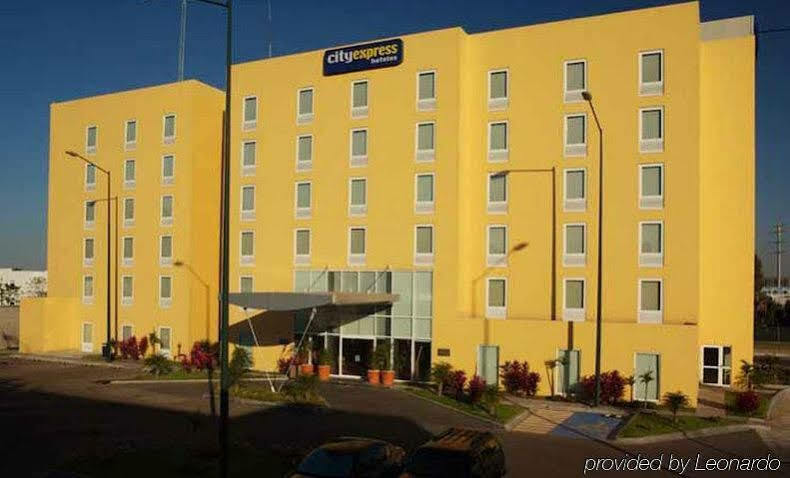 City Express By Marriott Irapuato Bagian luar foto